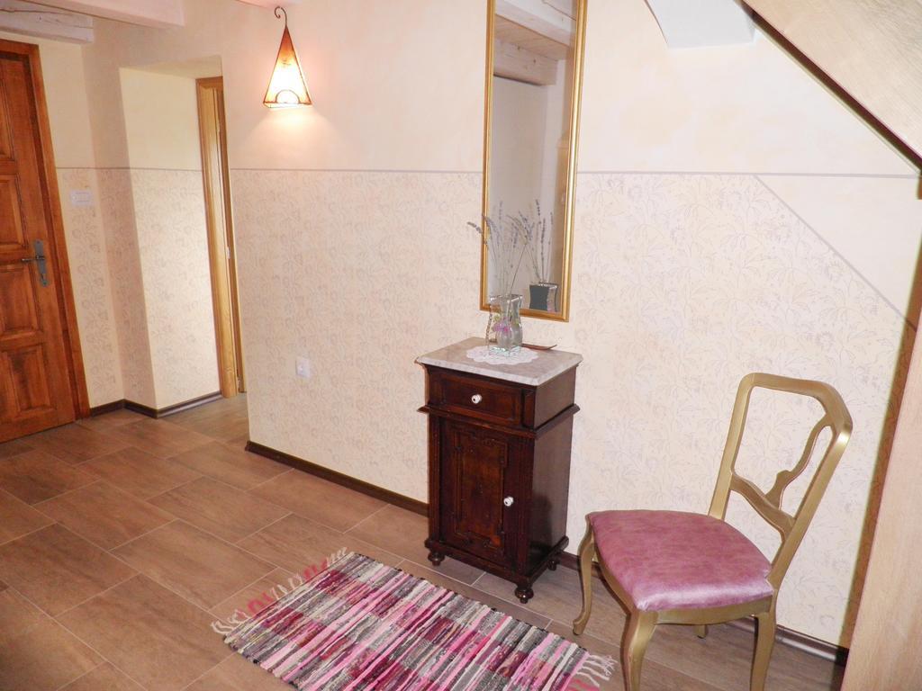 Studio Sijara Lägenhet Motovun Rum bild