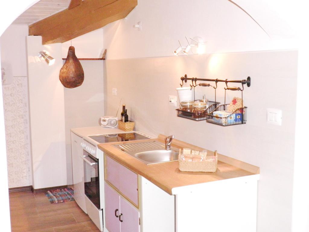 Studio Sijara Lägenhet Motovun Rum bild